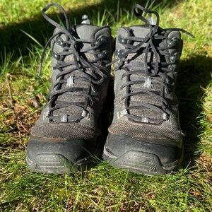 Keen Women's Lace-Up Boots in Black and Dark Gray